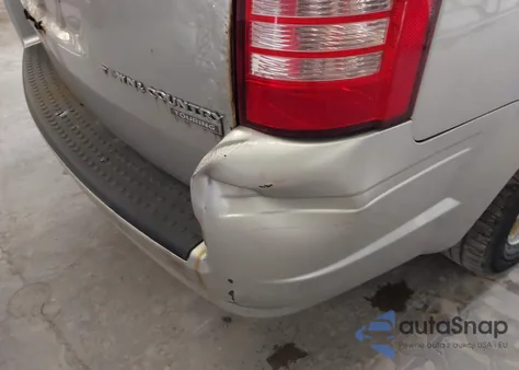 2010 Chrysler Town & Country Touring from USA, damaged, VIN 2A4RR5DX0AR193527